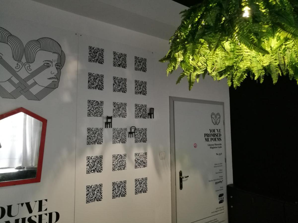 Hostel Hart & Art Gallery *